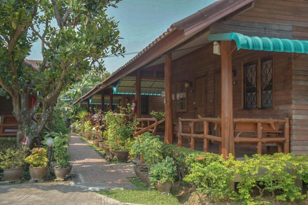 Mg Guesthouse สุโขทัย ภายนอก รูปภาพ
